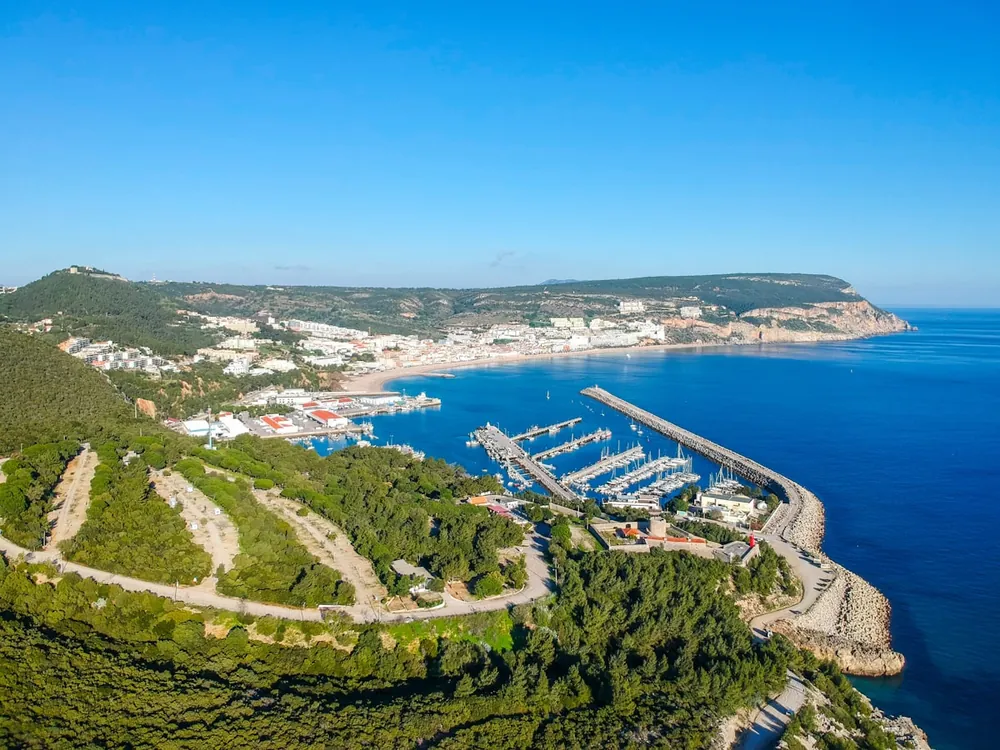 Forte de São Filipe, em Setúbal, com vista para a Serra da Arrábida